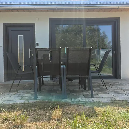 Casa de Férias Wasserschloss - Von Taube Refugium Fuer 1-2 Personen Mit Terasse, Kueche, Garten, Wifi, Tv, Bar, Dusche, Waschmaschine, Parkplatz, Versteckt Gelegen *