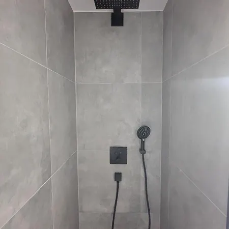 Casa de Férias Wasserschloss - Von Taube Refugium Fuer 1-2 Personen Mit Terasse, Kueche, Garten, Wifi, Tv, Bar, Dusche, Waschmaschine, Parkplatz, Versteckt Gelegen
